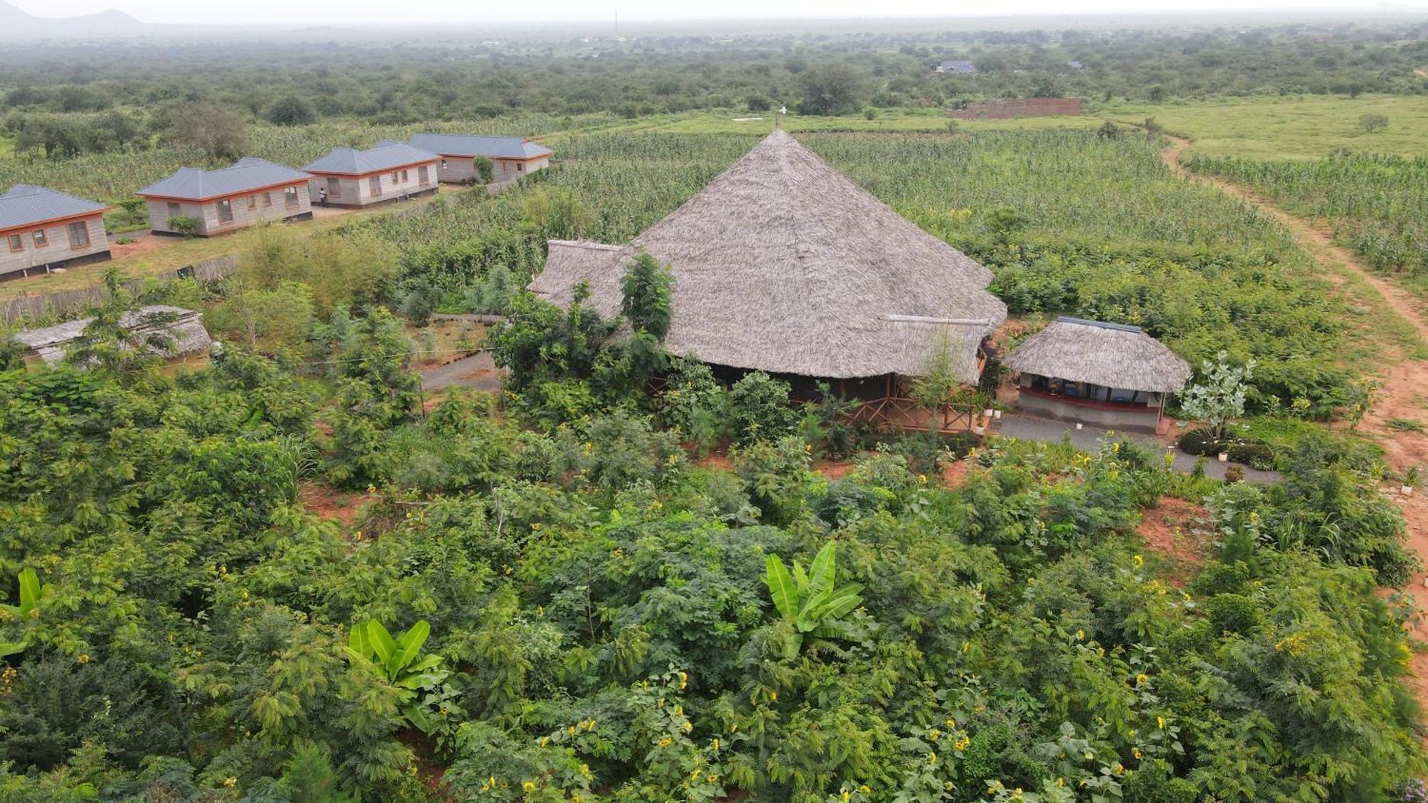 Tausa Tsavo Eco Lodge Voi Экстерьер фото