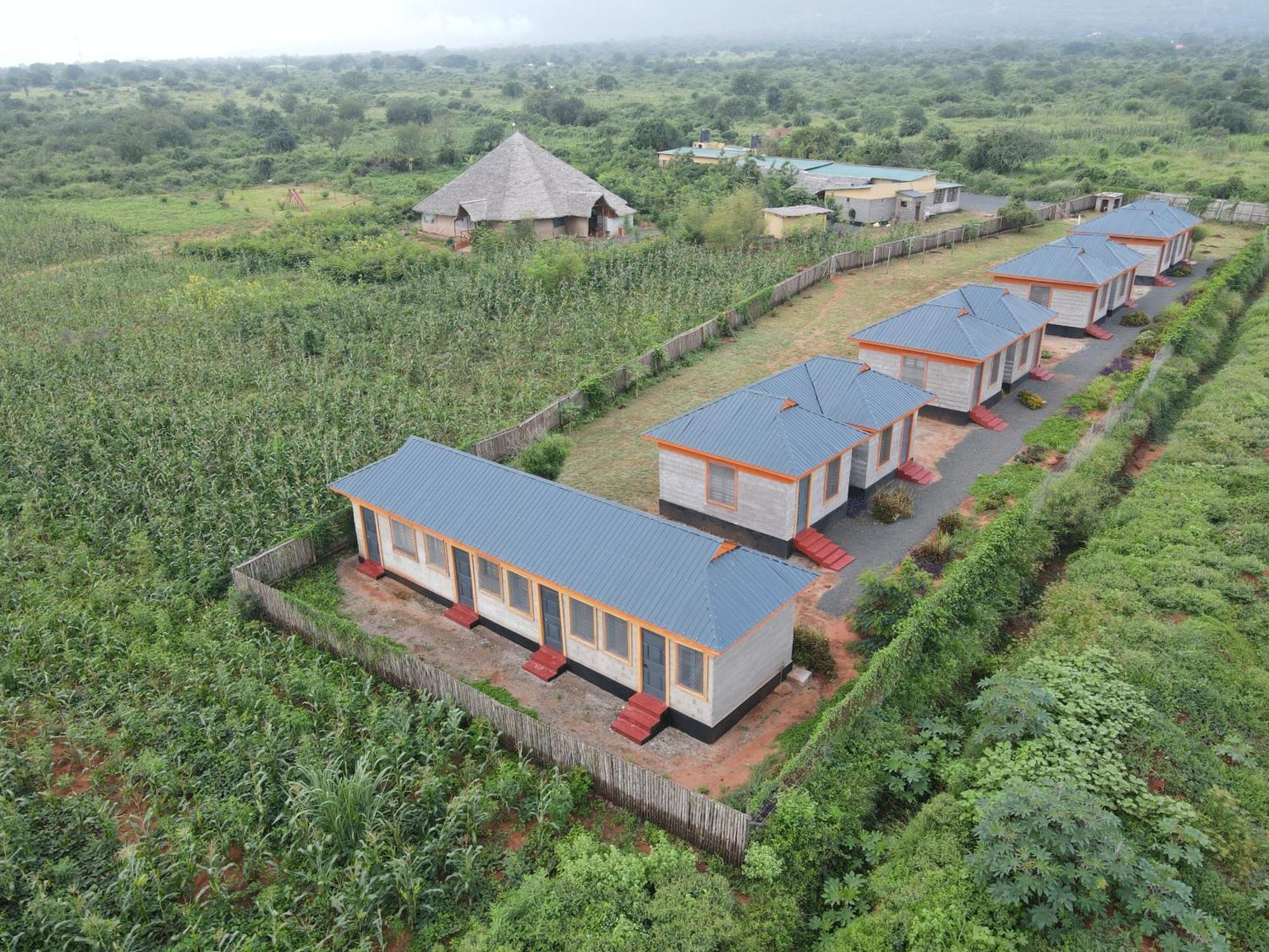 Tausa Tsavo Eco Lodge Voi Экстерьер фото