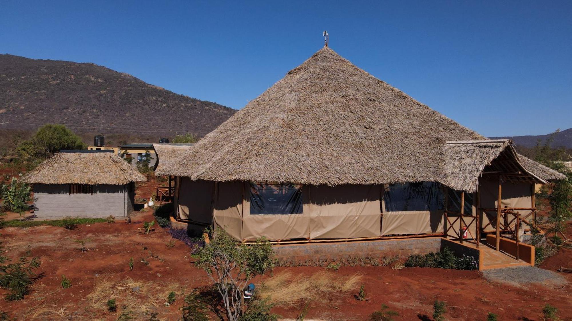 Tausa Tsavo Eco Lodge Voi Экстерьер фото