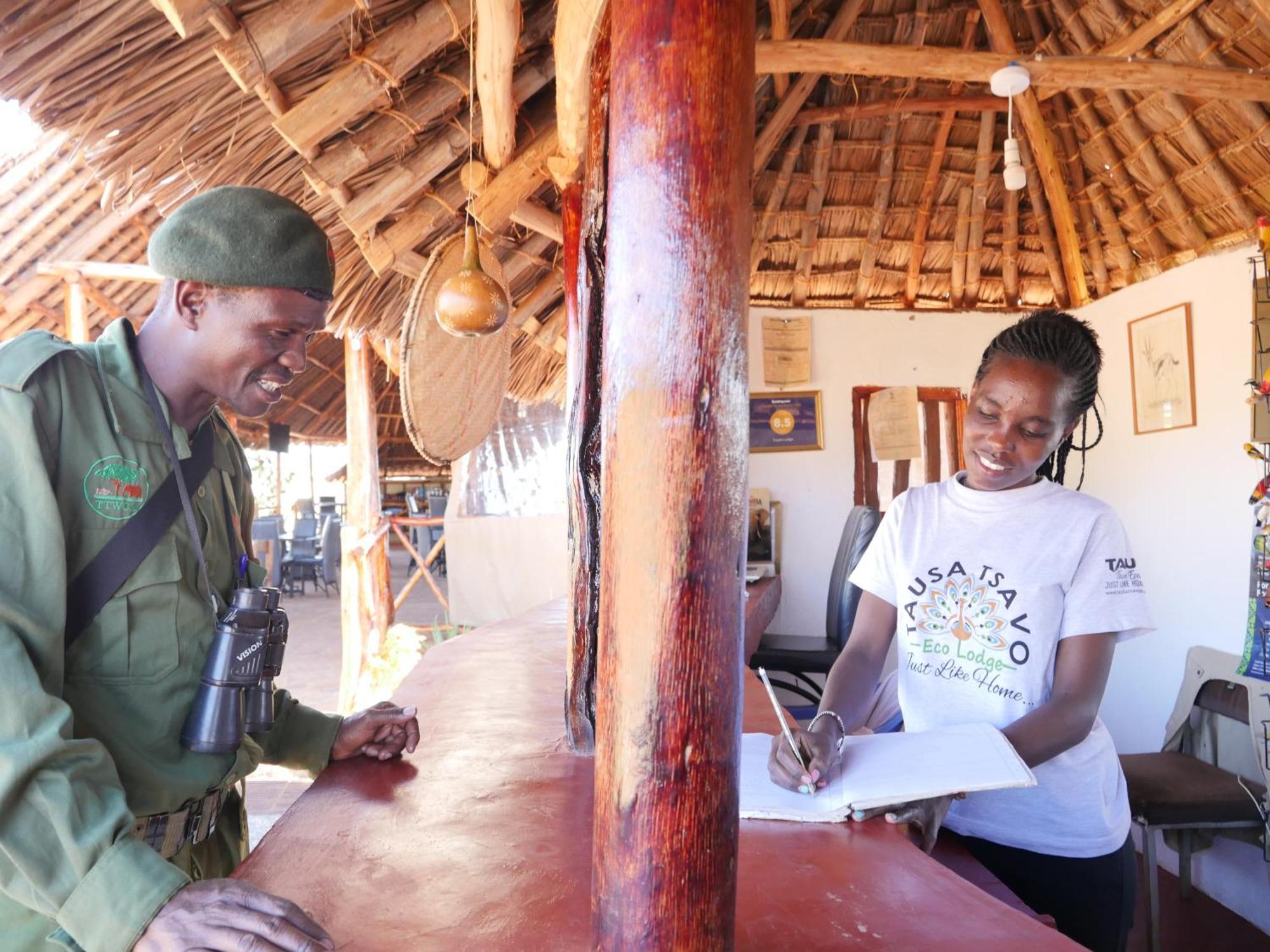Tausa Tsavo Eco Lodge Voi Экстерьер фото